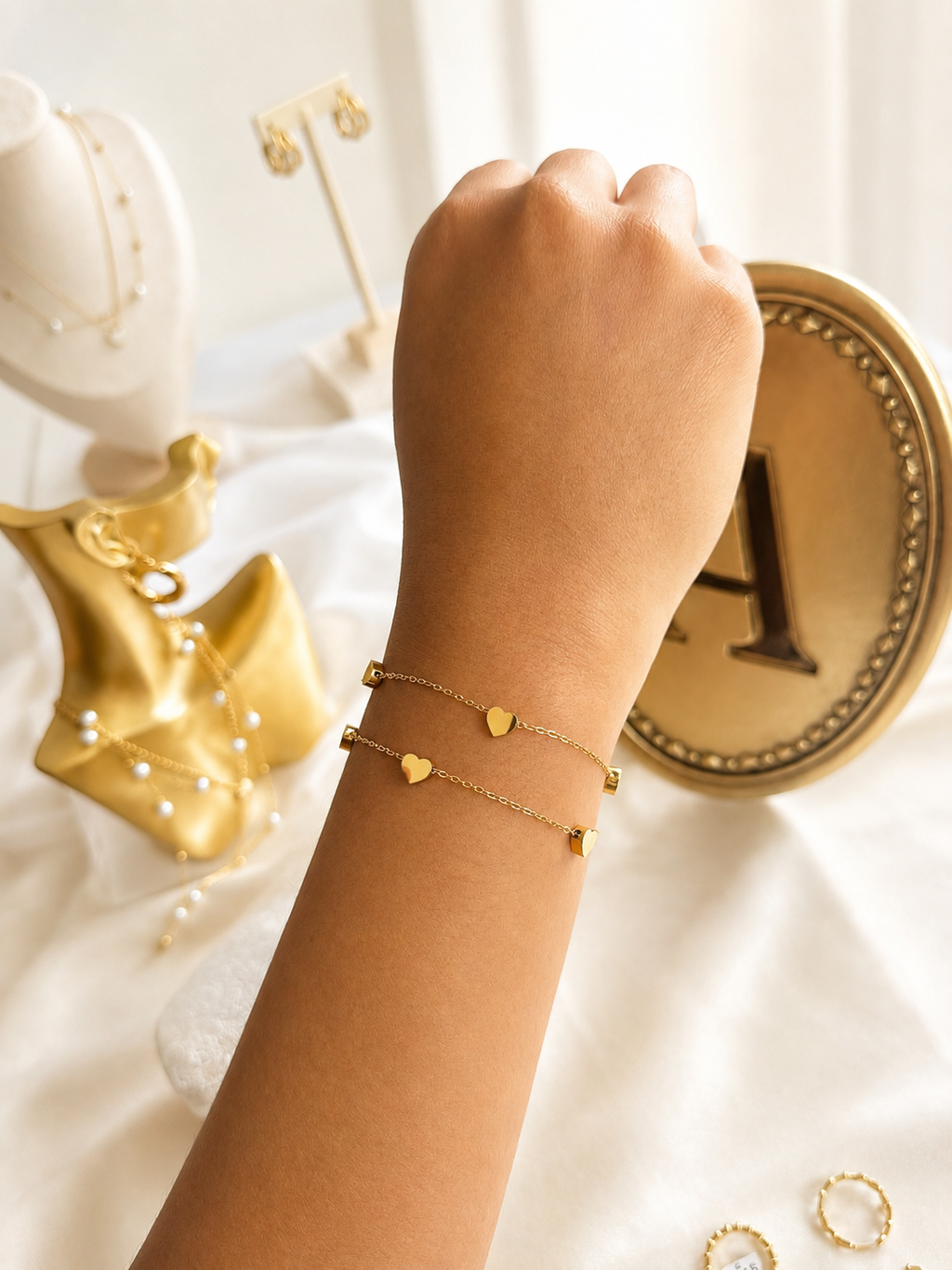 Pulsera de corazón dorado