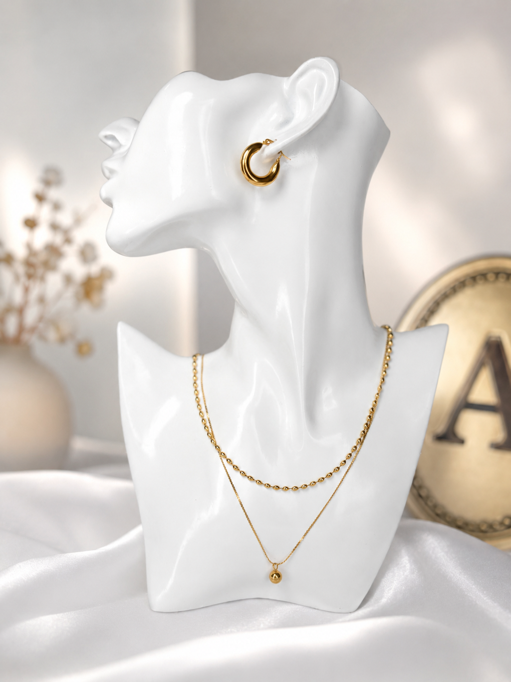 Collar de cuentas en capas doradas